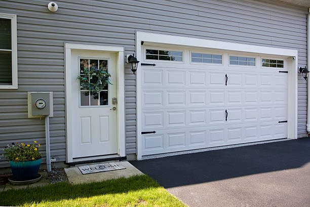 24/7 Emergency Garage Door Panel Replacement experts in Adams, WI